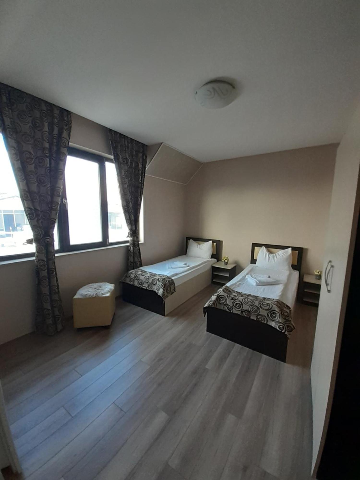 Alexander Hotel Asenovgrad ภายนอก รูปภาพ
