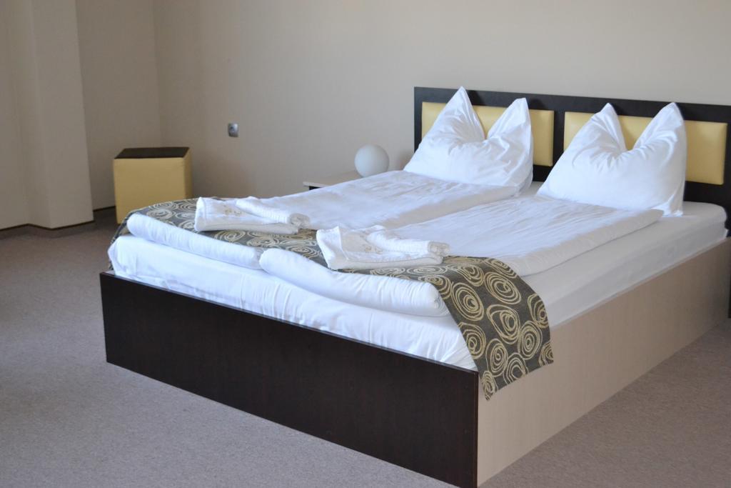 Alexander Hotel Asenovgrad ภายนอก รูปภาพ