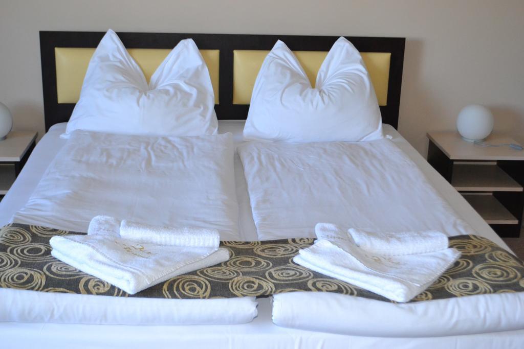 Alexander Hotel Asenovgrad ภายนอก รูปภาพ