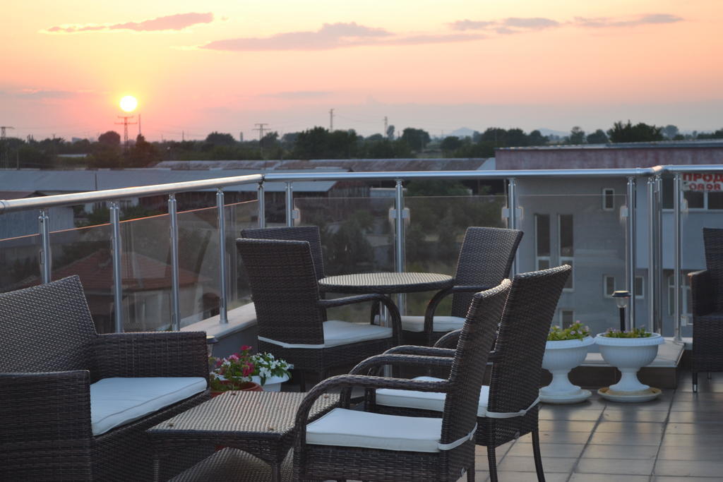 Alexander Hotel Asenovgrad ภายนอก รูปภาพ
